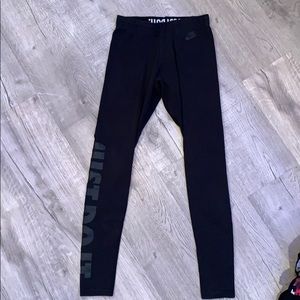Black leggings